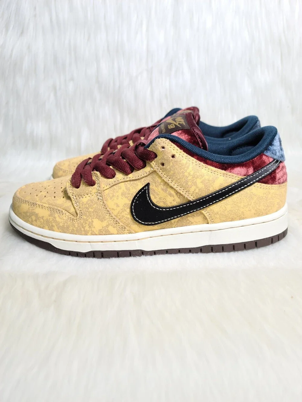 Nike Dunk Low SB Low City Of Cinema Gold Black Navy Brown Women 7.5 Men 6 NEW - Picture 4 of 7